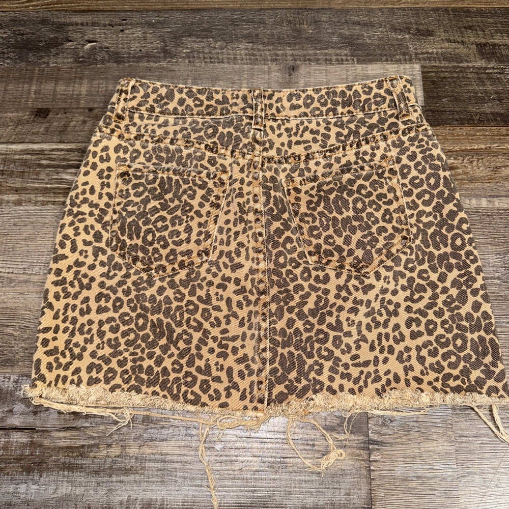PacSun Leopard Print Denim Mini Skirt Raw Hem Size 25 - Picture 4 of 6
